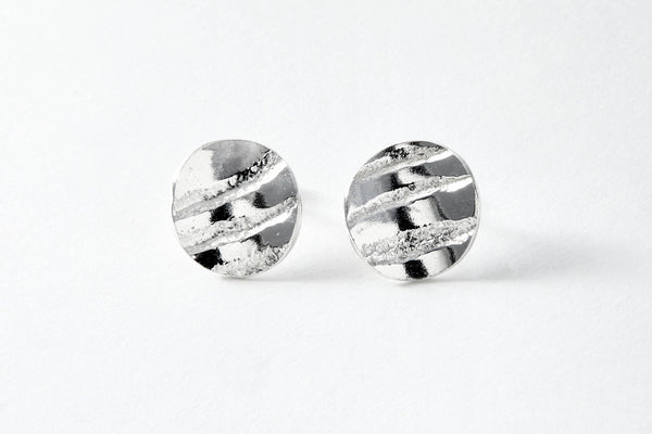Fine silver striped concaved small stud in contrasting finish