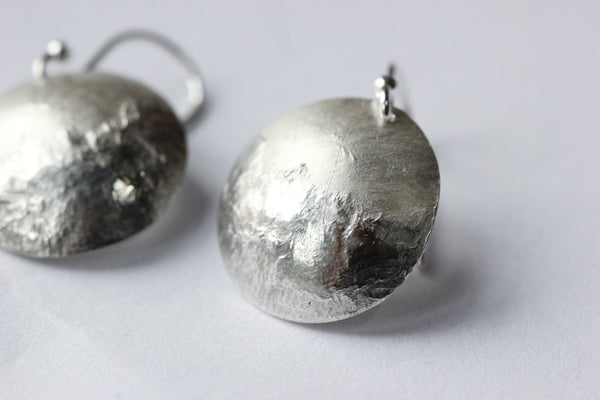 Mountain drop textured earrings